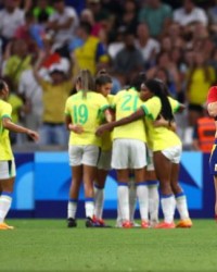 KOK体育平台-4比2大胜 停赛玛塔被抬进决赛 决赛她应该首发吗？