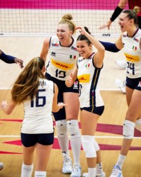 3-0！3-2！女排世锦赛悲喜夜：8强诞生4席 意大利横扫 中国队出战
